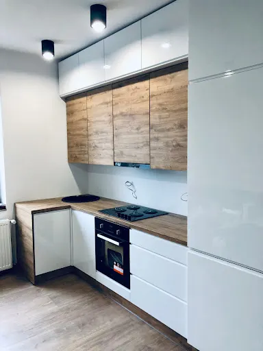 MEBLE BIAŁOSKÓRSKI